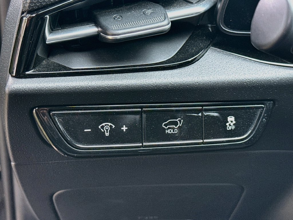 Used 2023 Kia Niro Wave w/ Wave Preserve Package FWD image 11