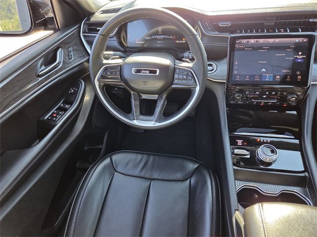 Used 2024 Jeep Grand Cherokee L Limited w/ Luxury Tech Group II image 16