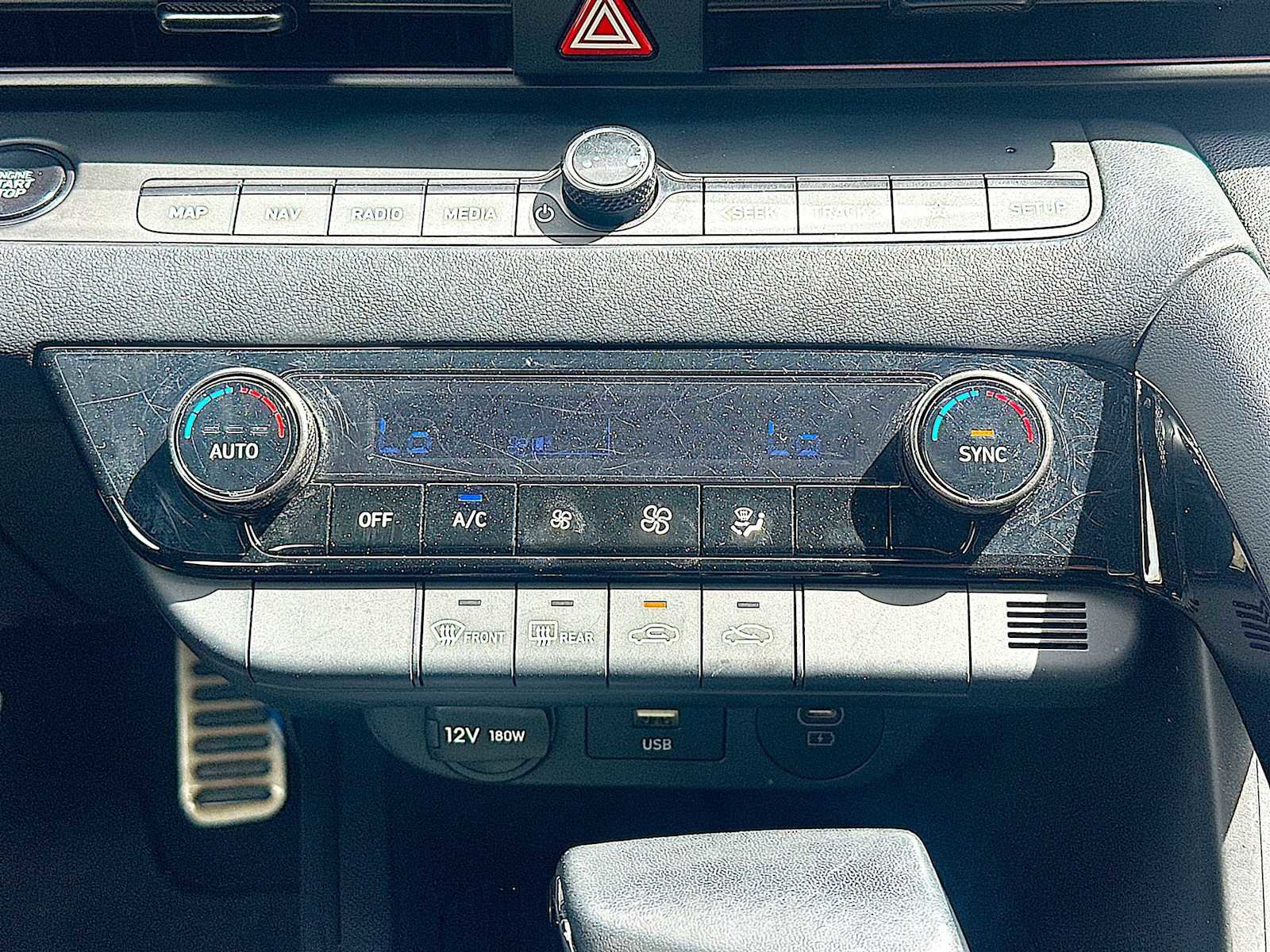 Used 2025 Hyundai Elantra SEL image 16