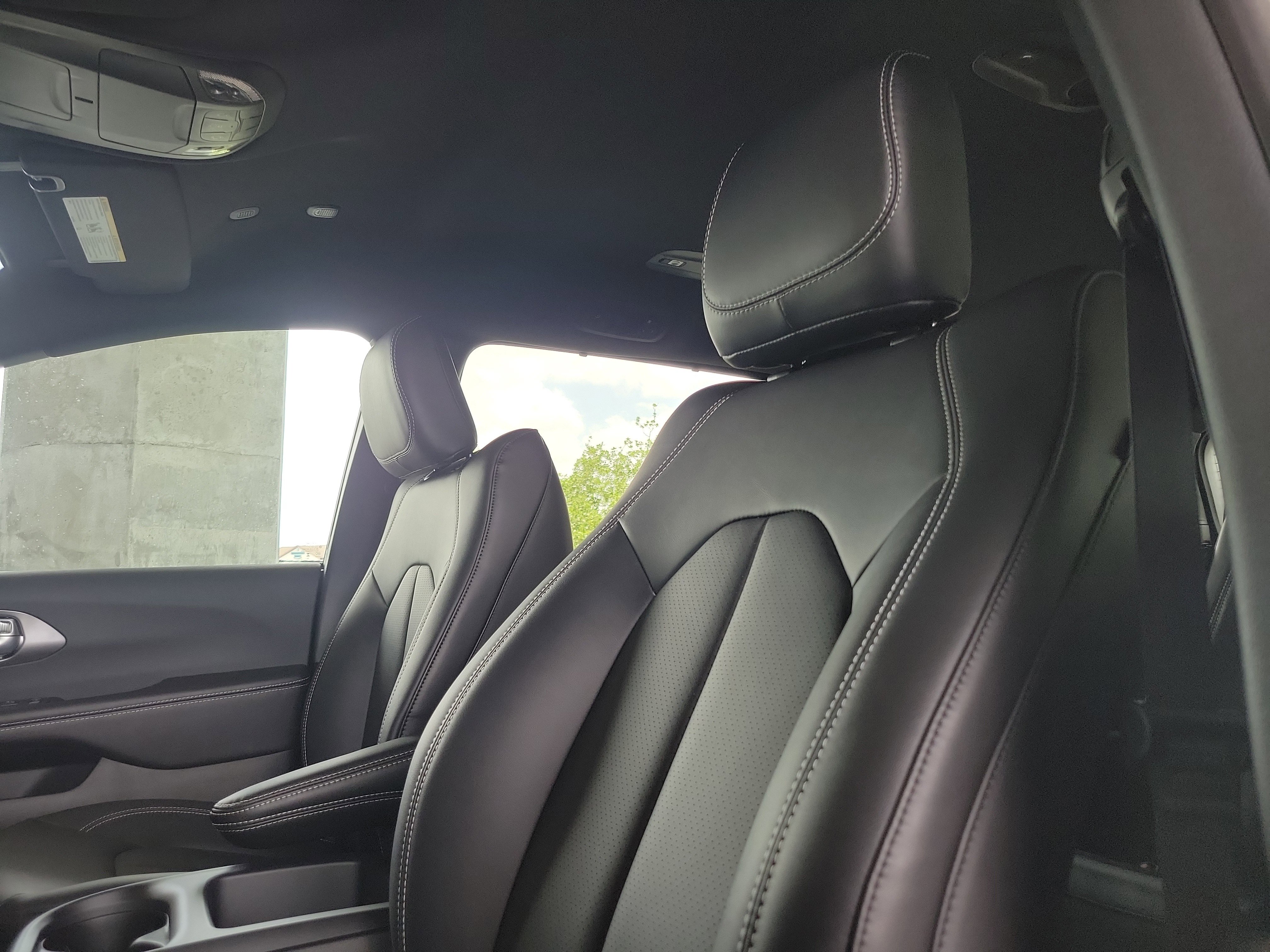 New 2026 Chrysler Pacifica Select FWD image 18