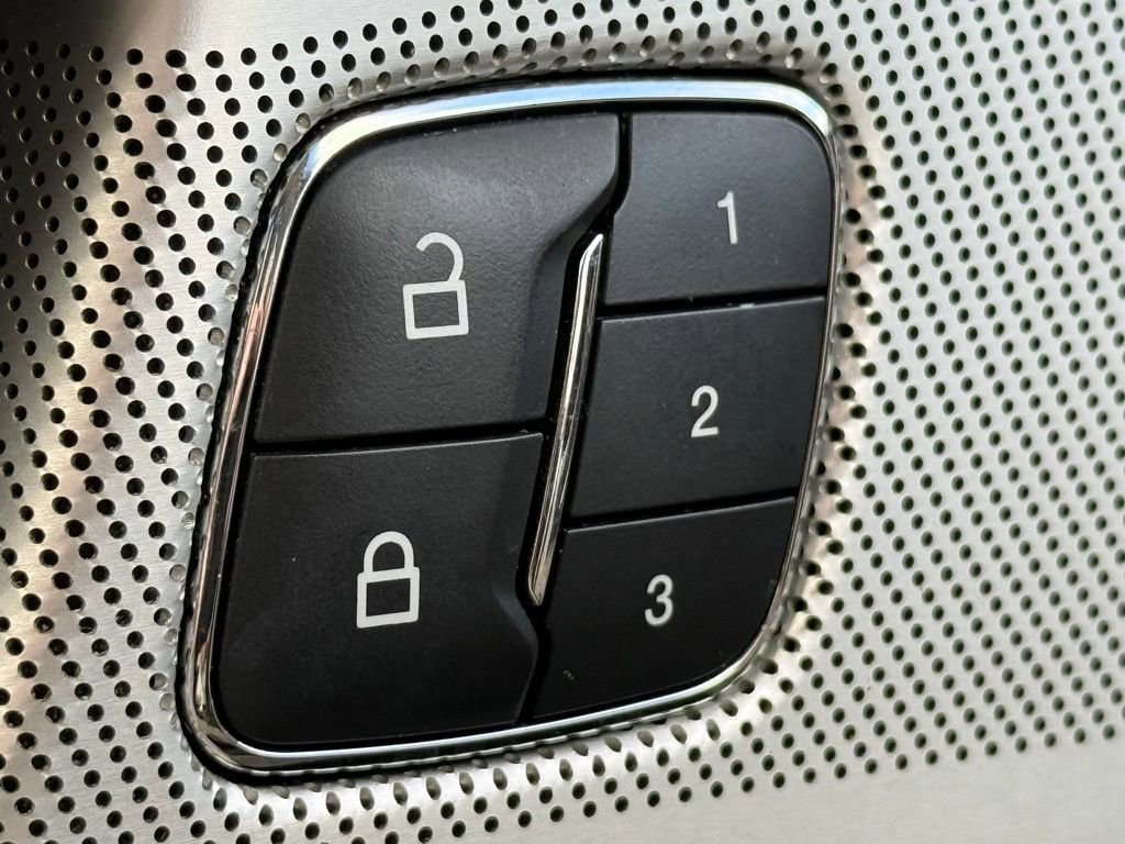 Used 2019 Lincoln Nautilus Black Label AWD/4WD image 17