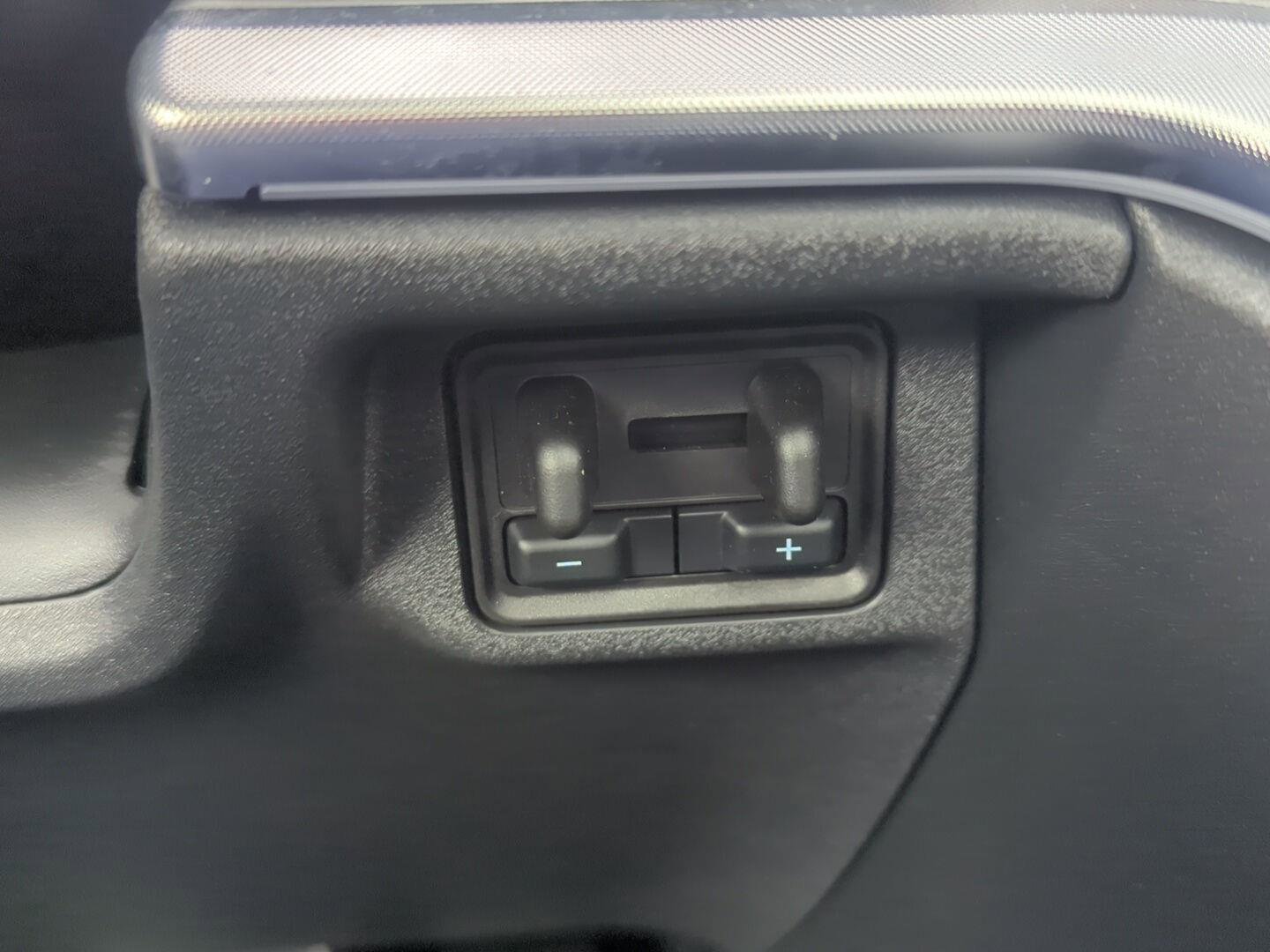 Used 2025 Ford Expedition Platinum image 21