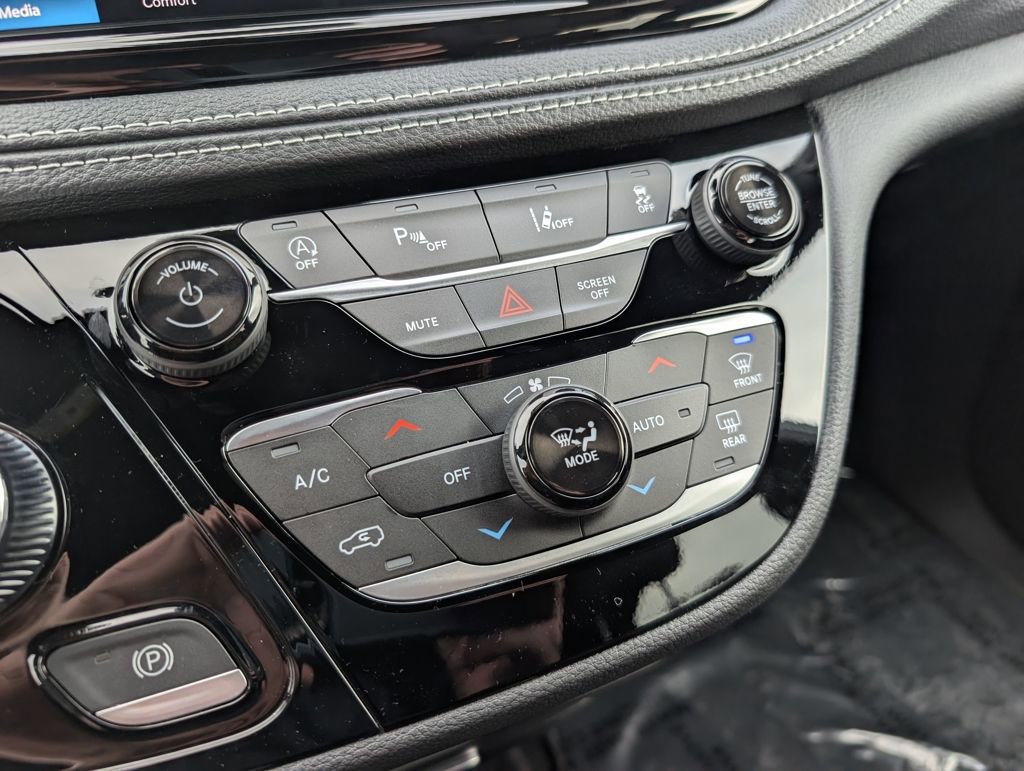 New 2026 Chrysler Pacifica Select w/ S Appearance Package image 28