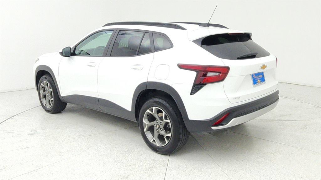 Certified 2025 Chevrolet Trax LT FWD image 5