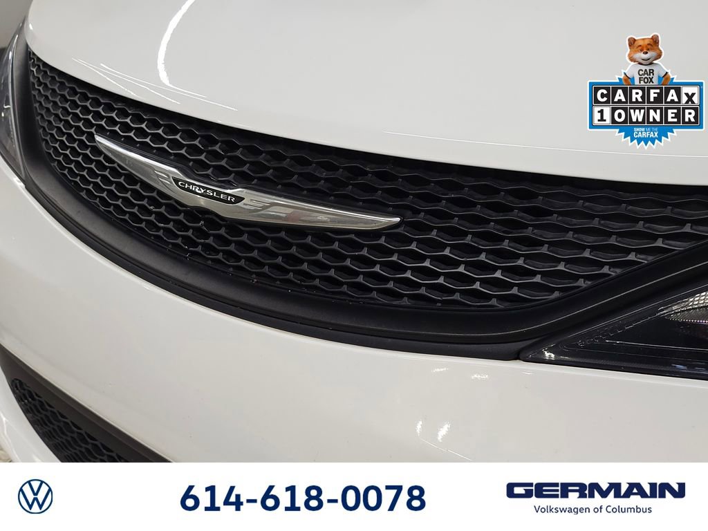 Used 2022 Chrysler Voyager LX image 15