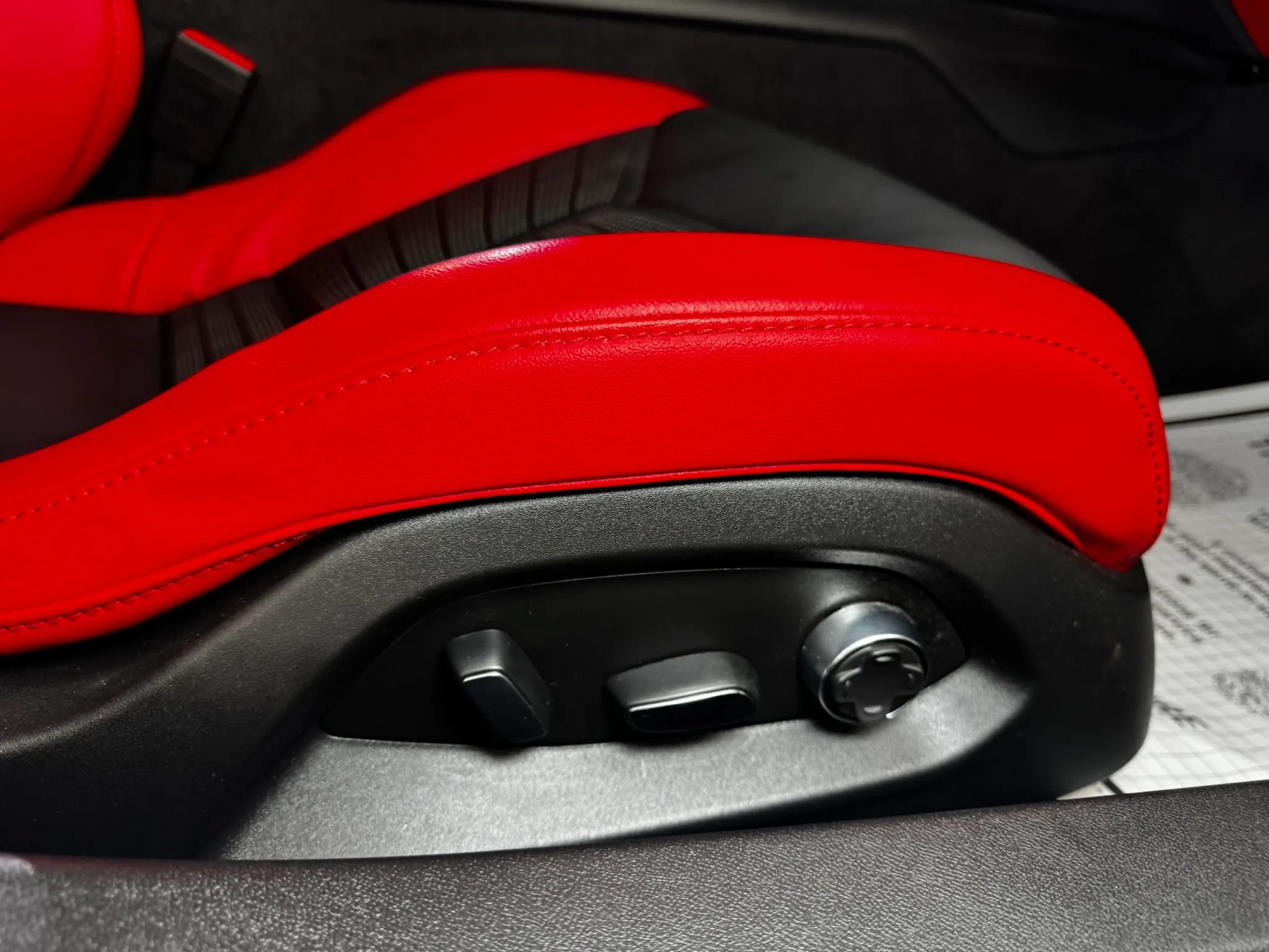 Used 2023 Chevrolet Corvette Stingray Premium Conv w/ Z51 Performance Package RWD image 24