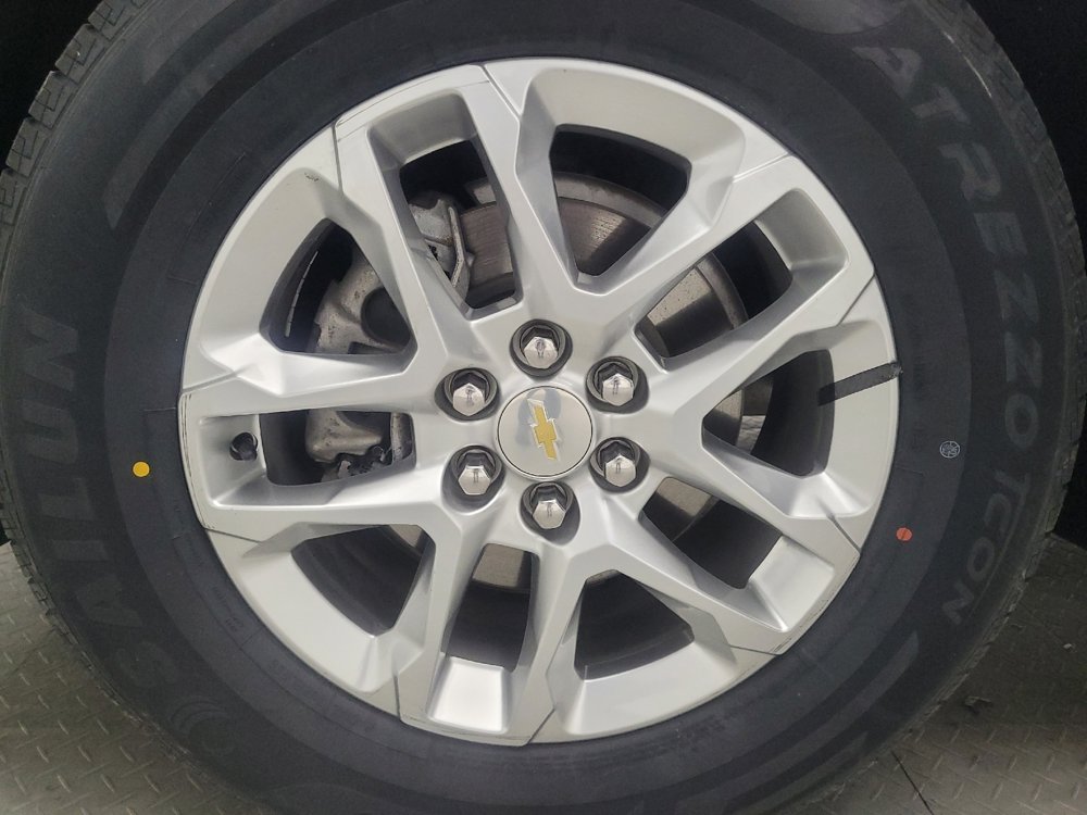 Used 2023 Chevrolet Traverse LS FWD image 31