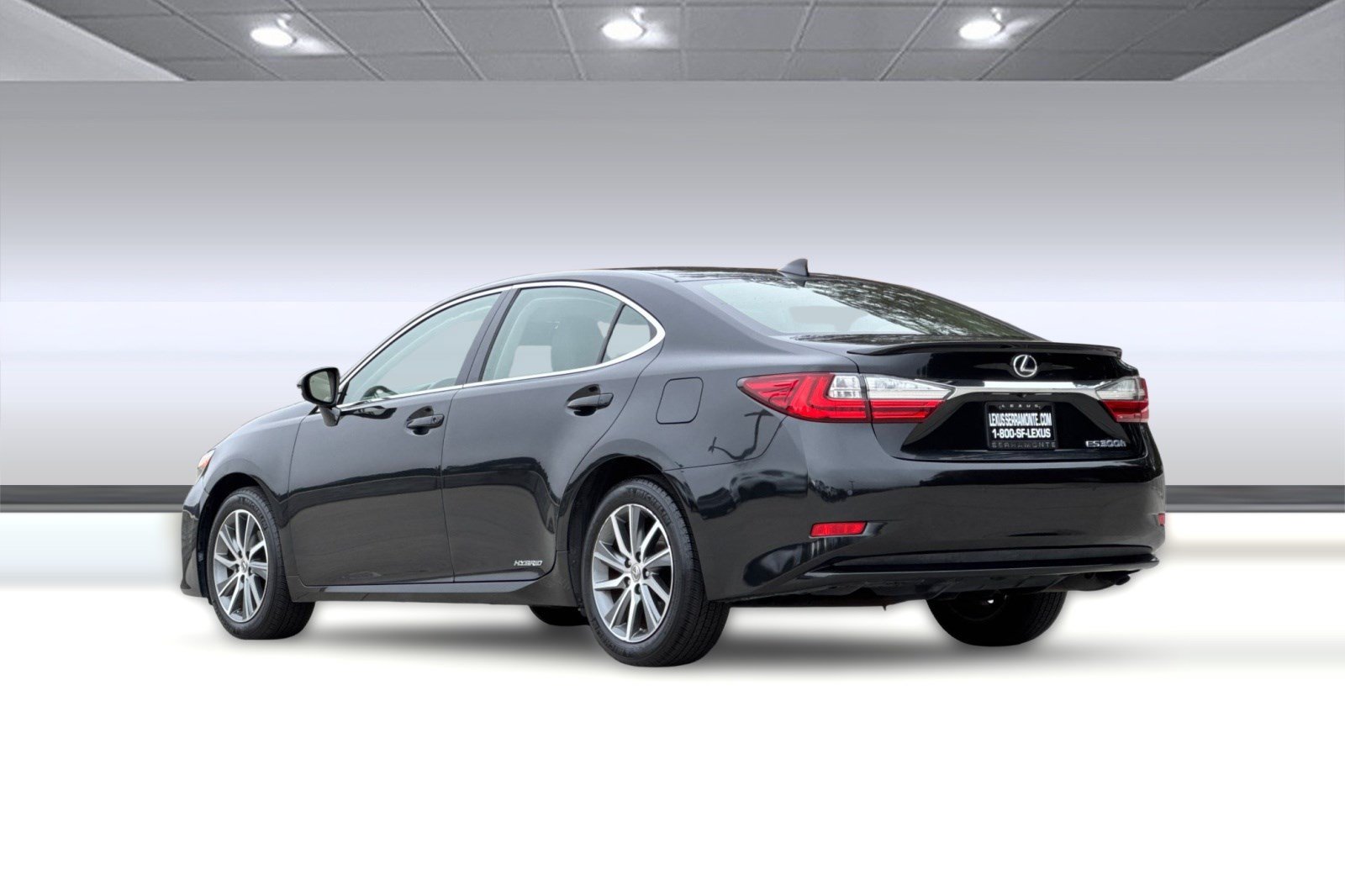 Used 2017 Lexus ES 300h w/ Navigation System Package FWD image 3