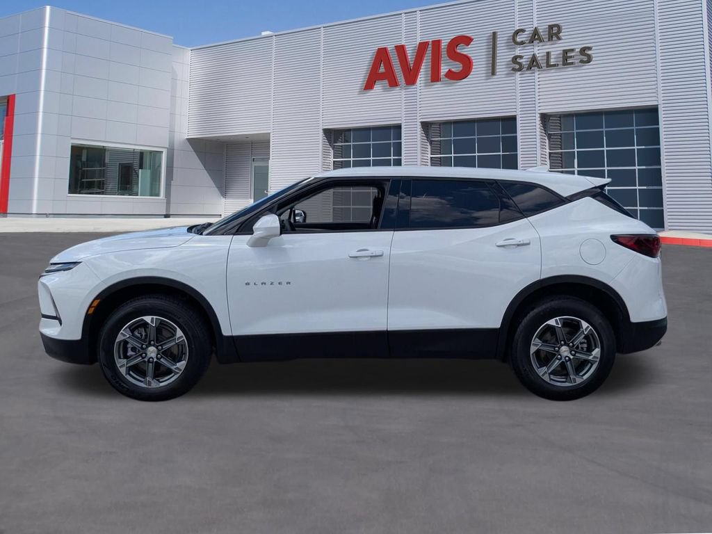 Used 2025 Chevrolet Blazer LT FWD image 10