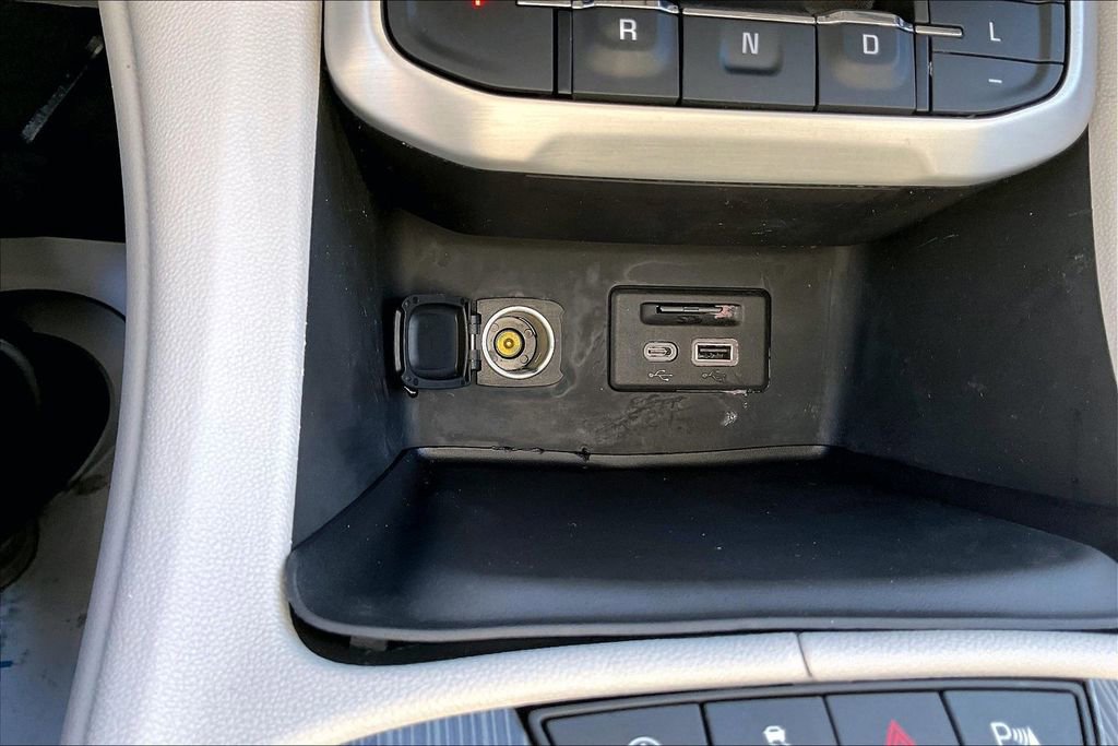 Used 2023 GMC Acadia SLT image 16