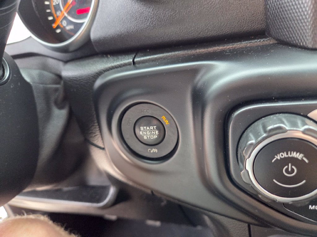 Used 2020 Jeep Wrangler Unlimited Sahara AWD/4WD image 27
