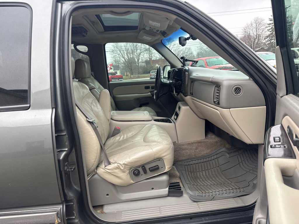 Used 2002 GMC Yukon XL SLT AWD/4WD image 12