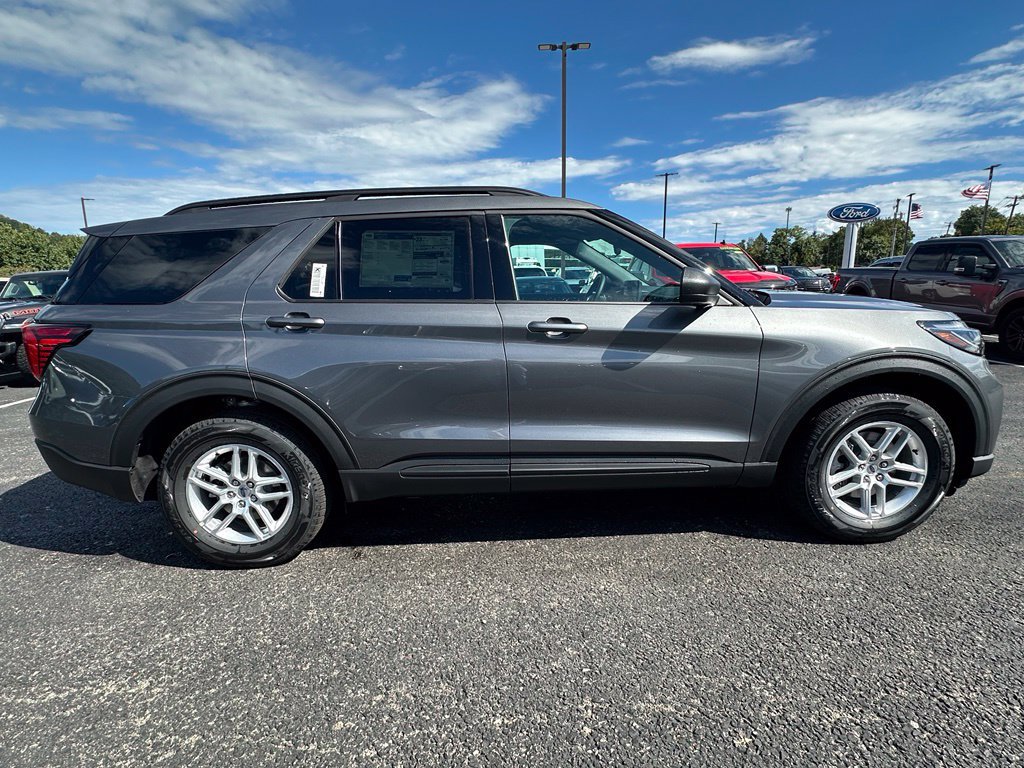New 2027 Ford Explorer Active AWD/4WD image 4