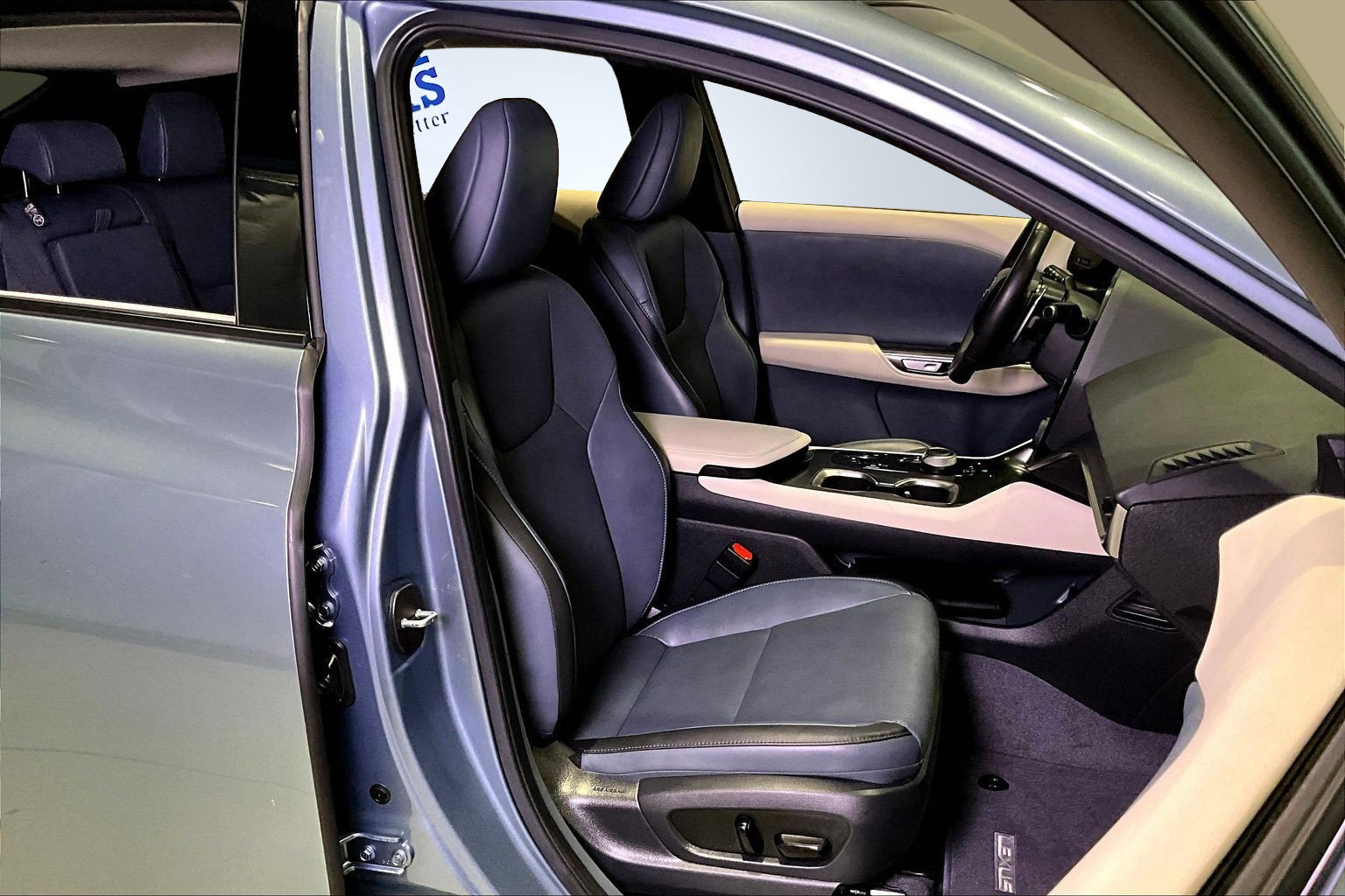 Used 2023 Lexus RZ 450e Premium w/ Technology Package image 28