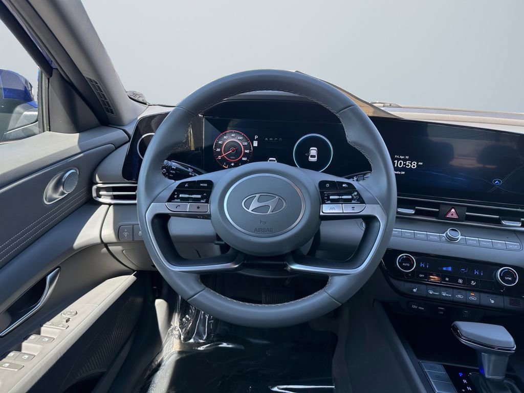Used 2024 Hyundai Elantra SEL w/ Convenience Package image 12