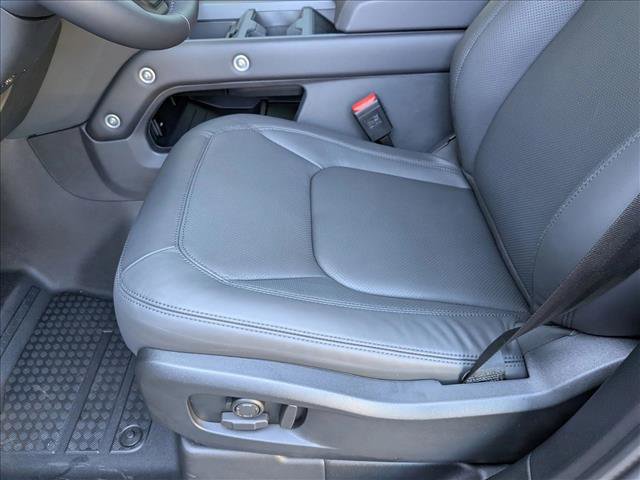 New 2026 Land Rover Defender 110 X-Dynamic SE image 4