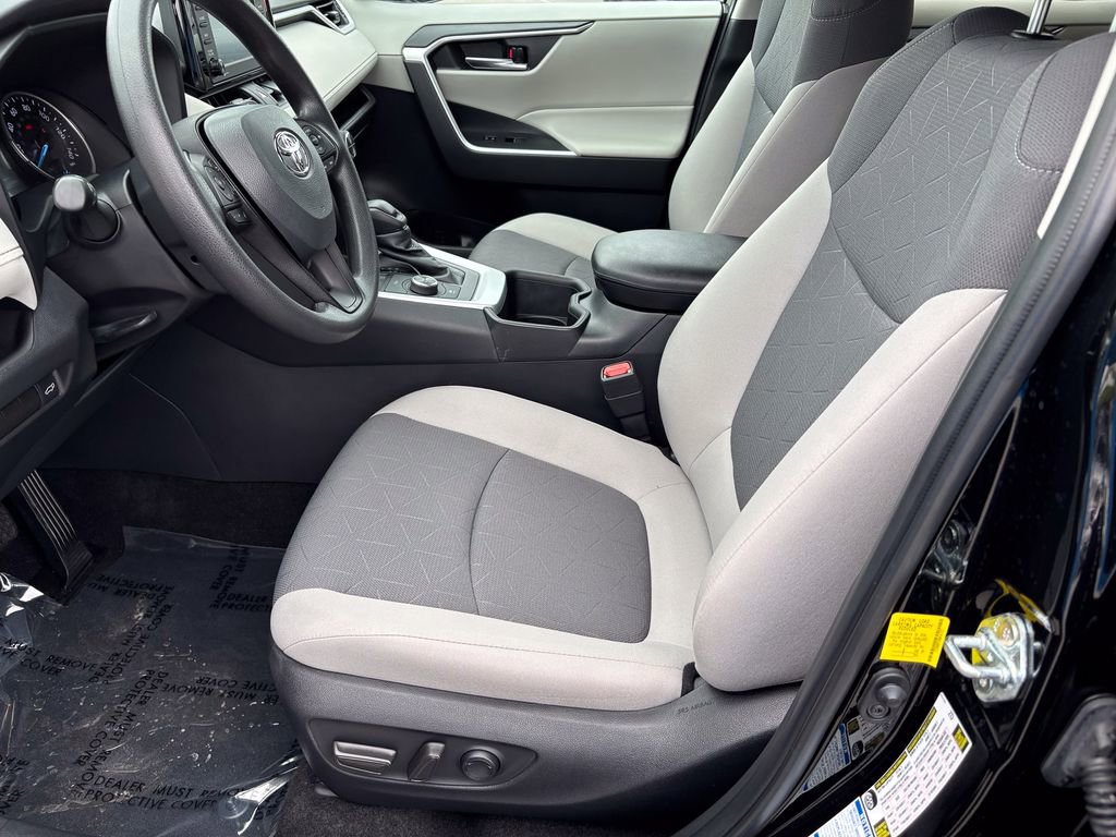 Certified 2022 Toyota RAV4 XLE w/ Convenience Package image 19
