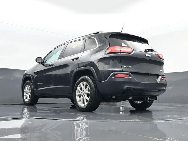 Used 2016 Jeep Cherokee Latitude w/ Cold Weather Group AWD/4WD image 23