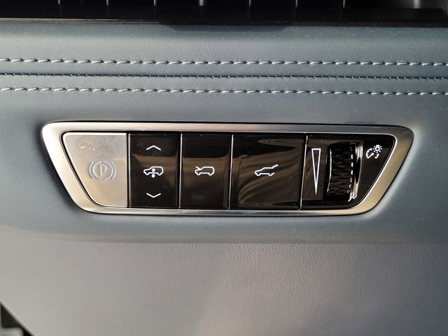 New 2025 Cadillac Escalade IQ Sport 2 w/ LPO, ONYX Package image 13