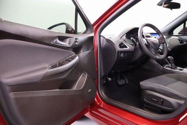 Used 2017 Chevrolet Cruze LT w/ Sun And Sound Package image 8