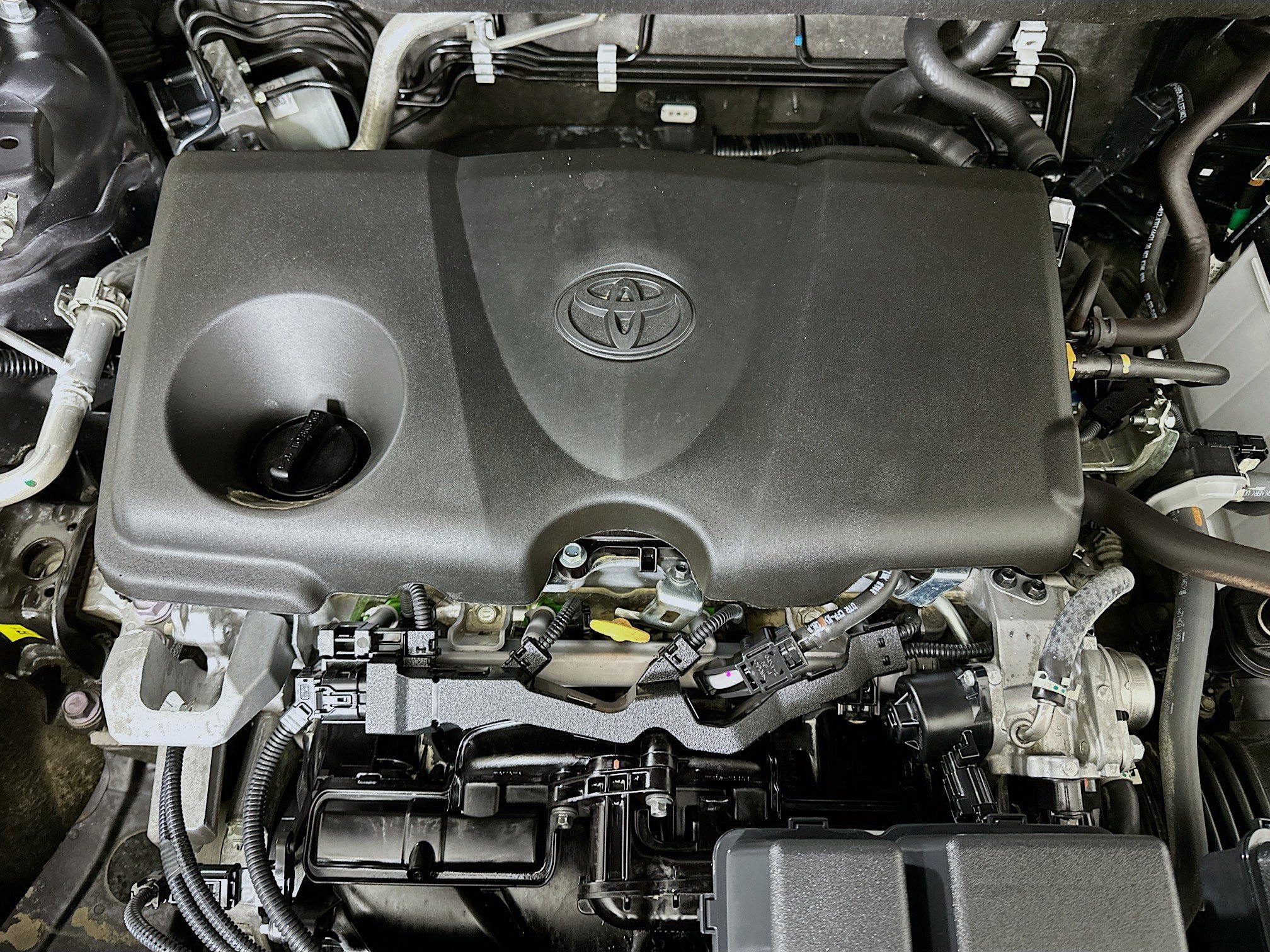 Used 2024 Toyota RAV4 LE image 32