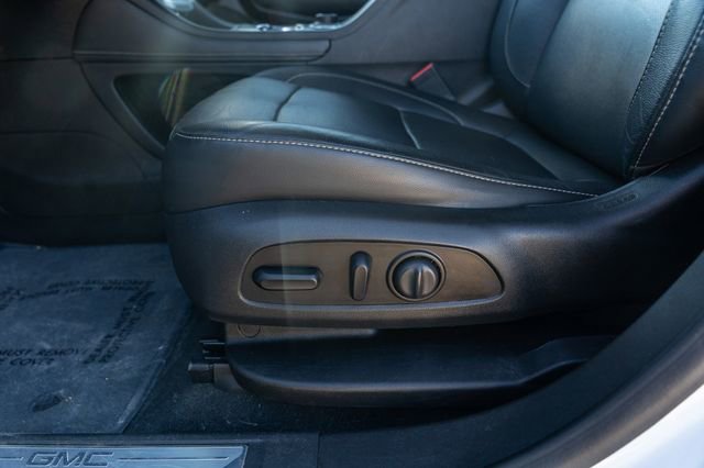 Used 2020 GMC Acadia SLT image 25