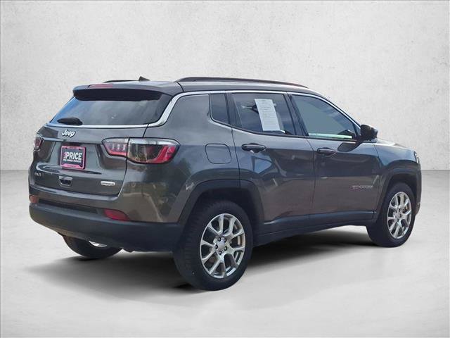 Used 2023 Jeep Compass Latitude AWD/4WD image 5