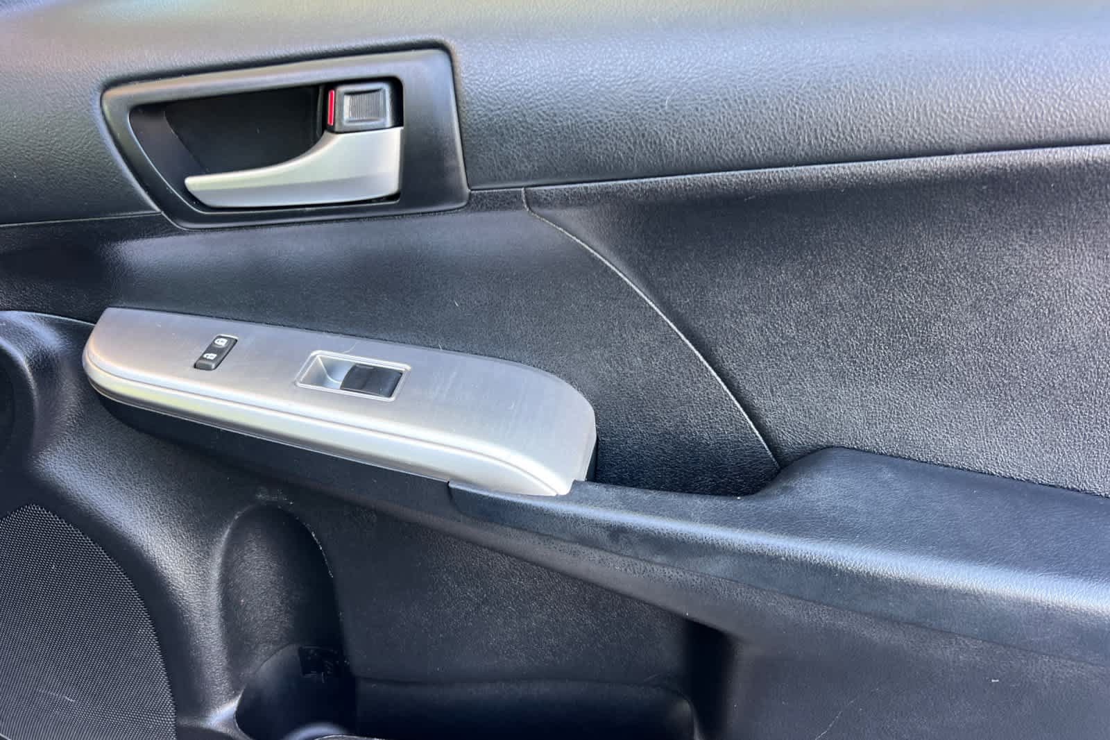 Used 2012 Toyota Camry SE FWD image 18