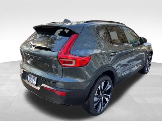 New 2026 Volvo XC40 B5 Ultra w/ Climate Package image 7