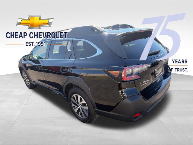 Used 2023 Subaru Outback Premium AWD/4WD image 3