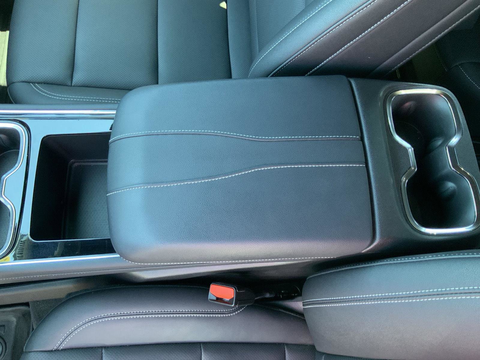 Used 2025 Chevrolet Traverse LT w/ Midnight/Sport Edition AWD/4WD image 49