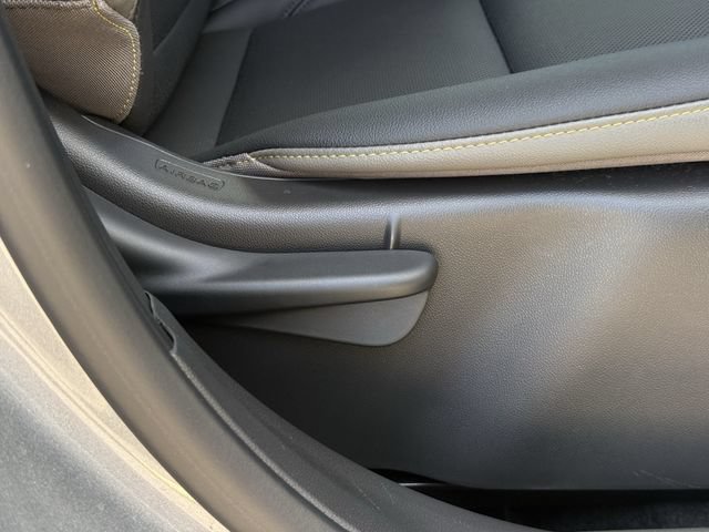 Certified 2025 Chevrolet Trax ACTIV FWD image 30