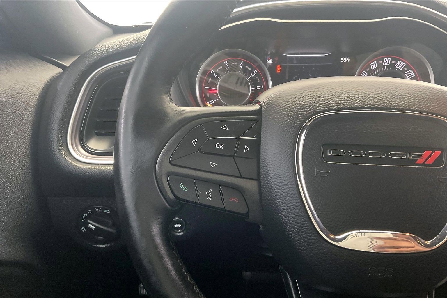 Used 2015 Dodge Challenger SXT w/ Driver Convenience Group RWD image 20