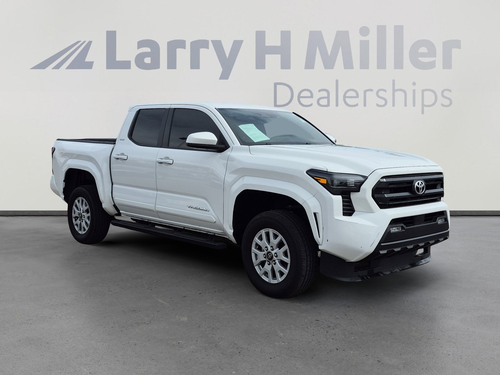 Certified 2025 Toyota Tacoma SR5 image 7