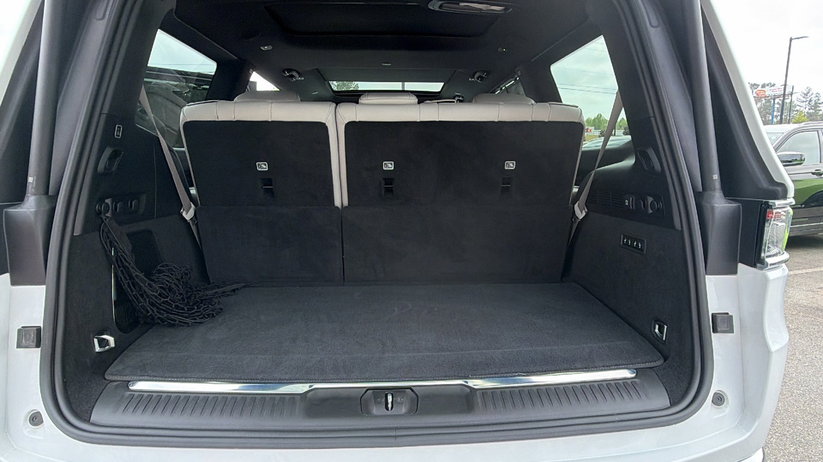 Used 2025 Jeep Grand Wagoneer 4WD image 13