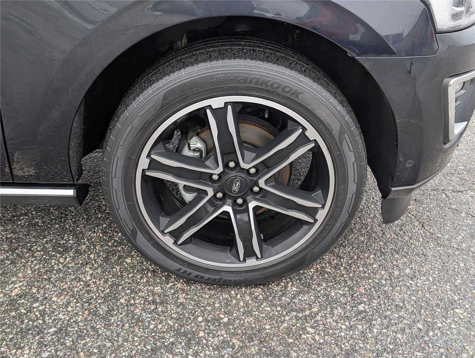 Used 2021 Ford Expedition Limited image 9