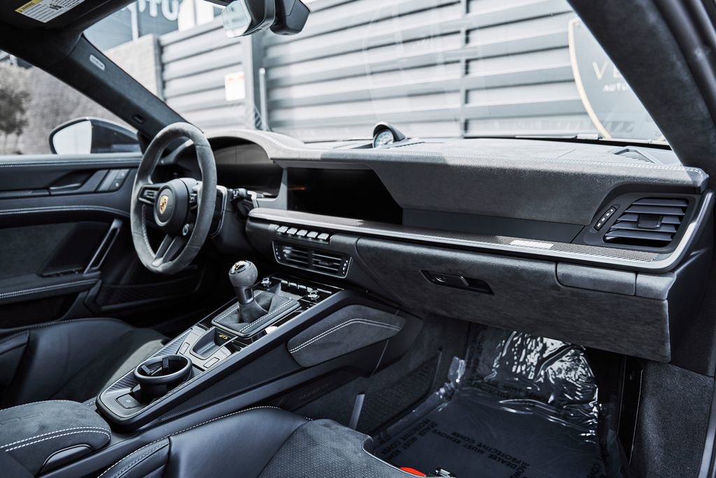 Used 2025 Porsche 911 GT3 RWD image 42