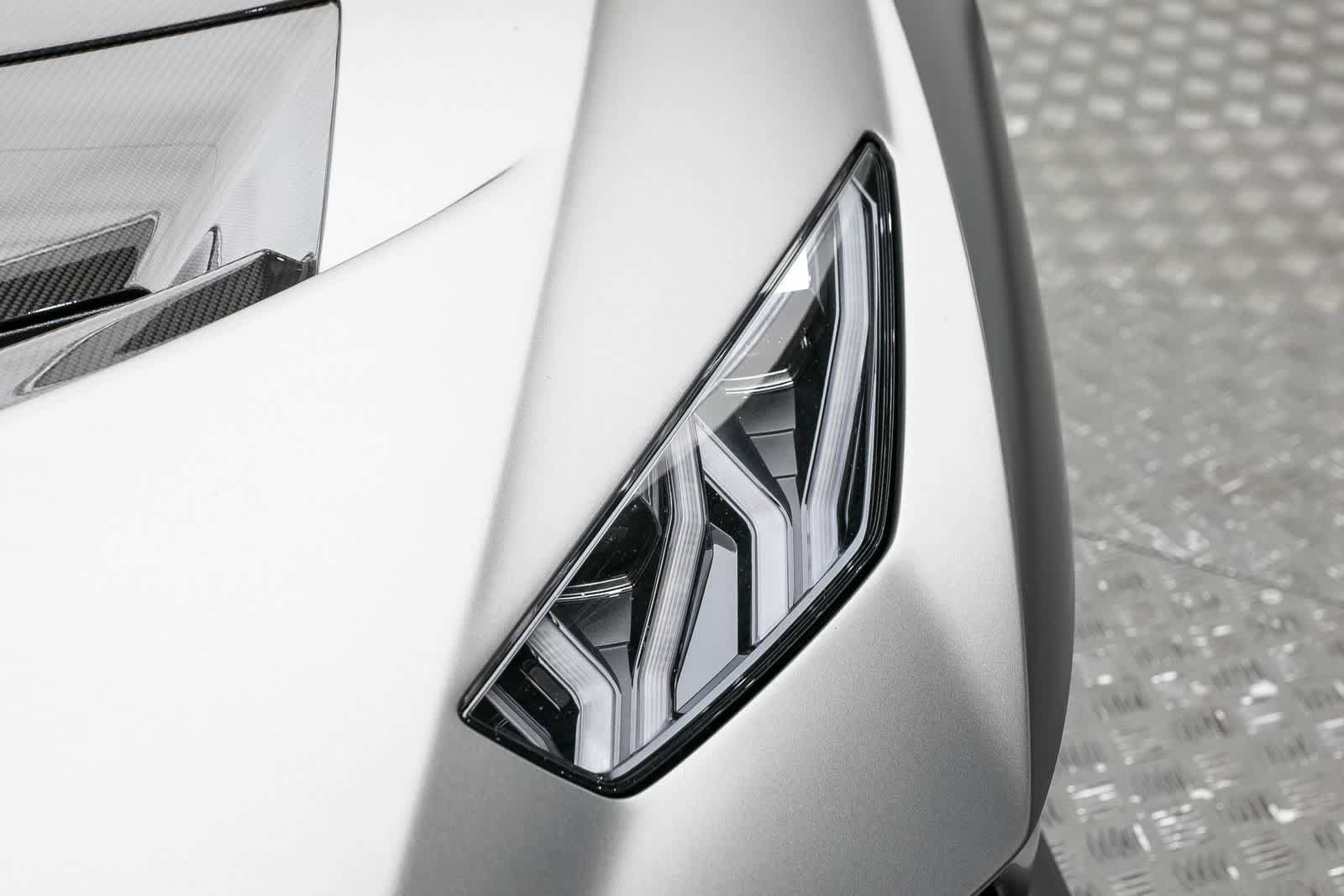 Used 2022 Lamborghini Huracan STO RWD image 47