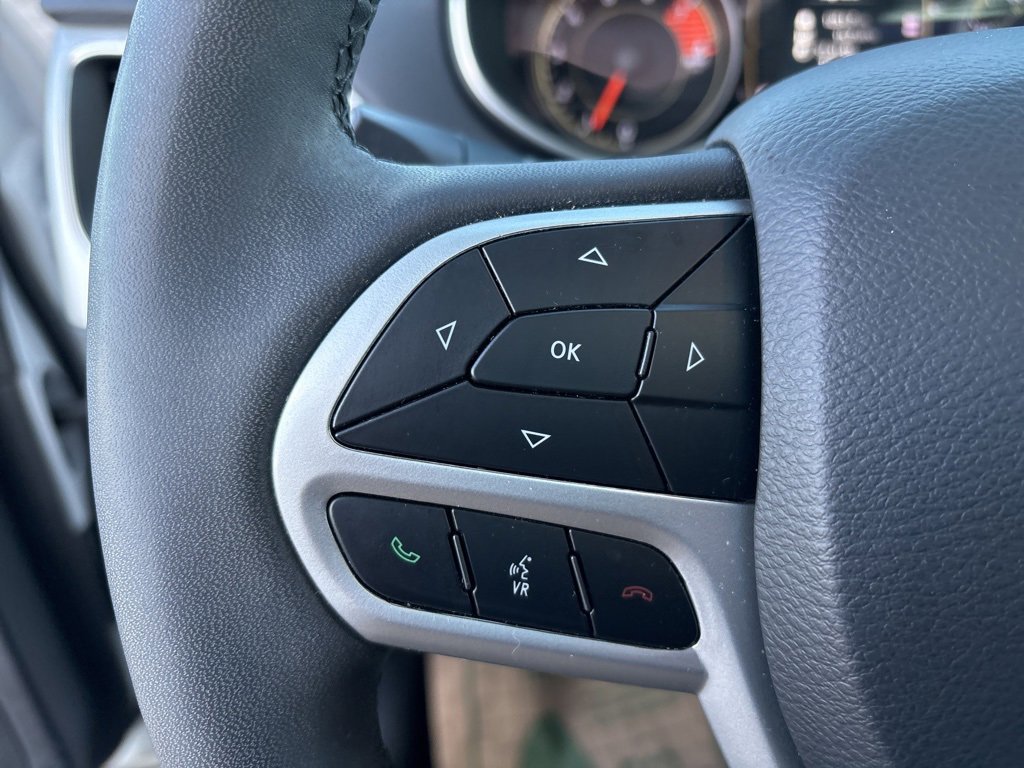 Used 2022 Jeep Cherokee Latitude w/ Sun & Sound Group image 22