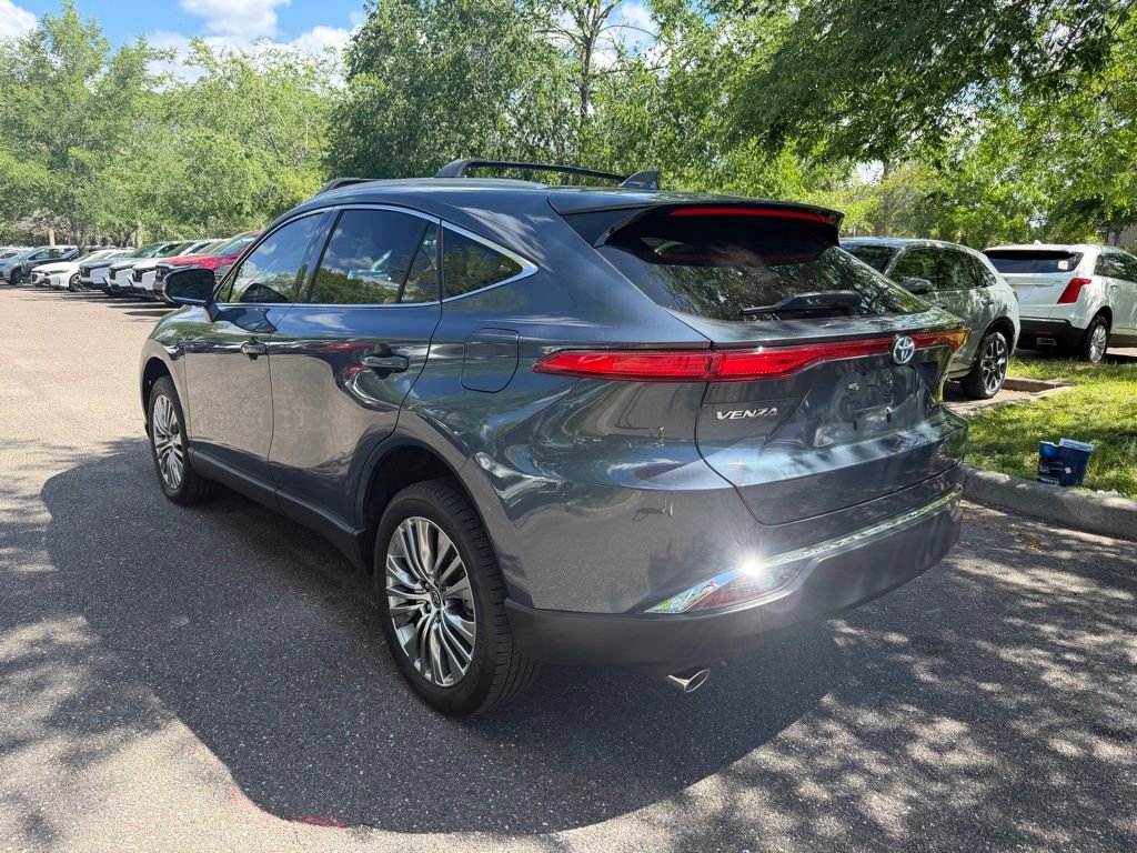 Used 2024 Toyota Venza Limited image 4
