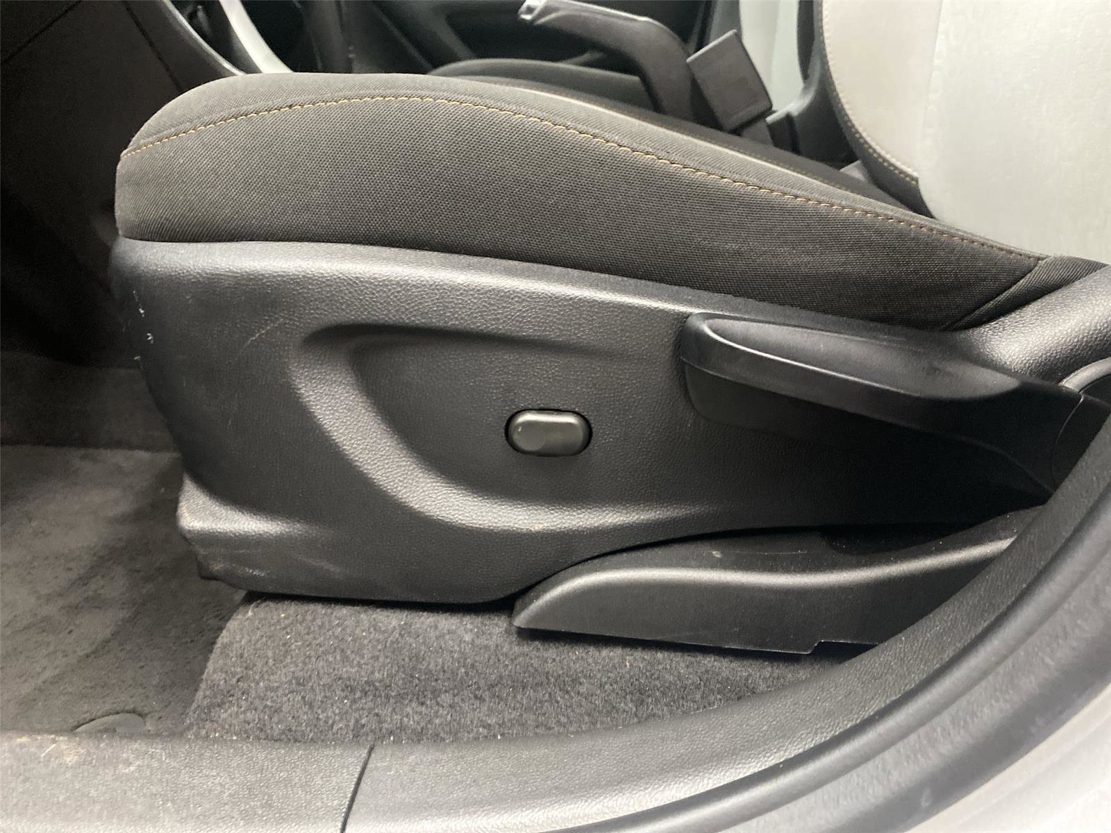 Used 2019 Chevrolet Trax LS w/ Tint and Cruise Package AWD/4WD image 18