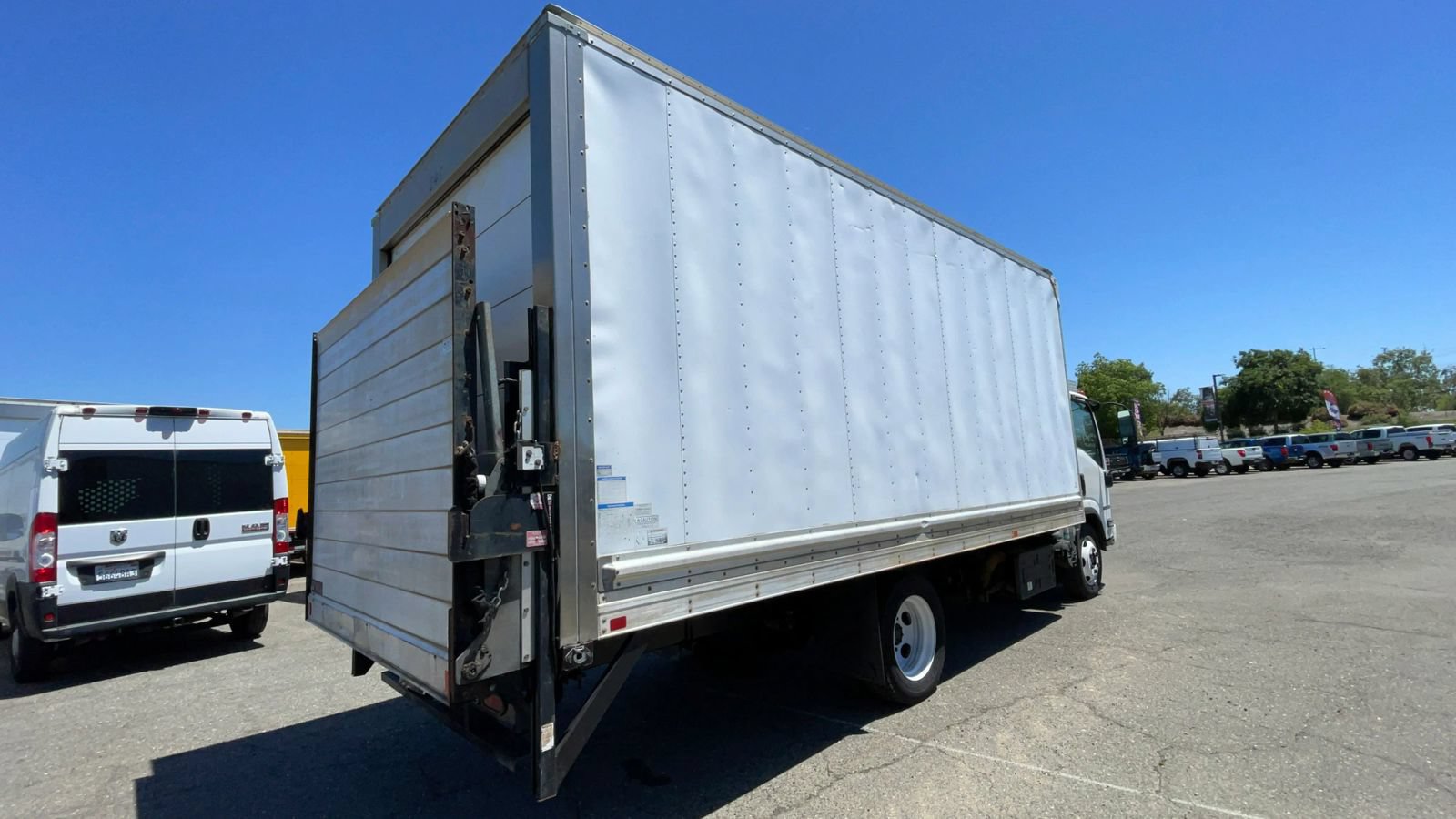 Used 2019 Isuzu NQR RWD image 5