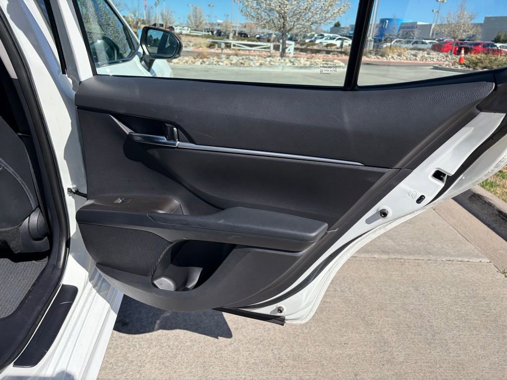Used 2023 Toyota Camry SE image 21