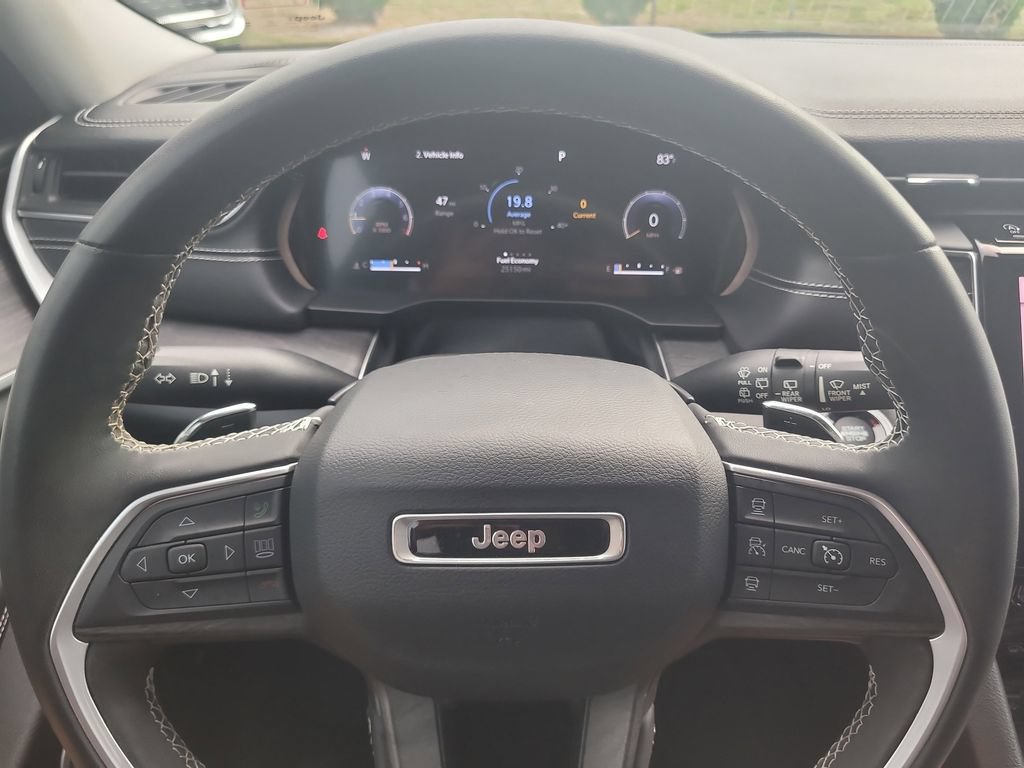 Certified 2023 Jeep Grand Cherokee Limited w/ Luxury Tech Group II AWD/4WD image 35