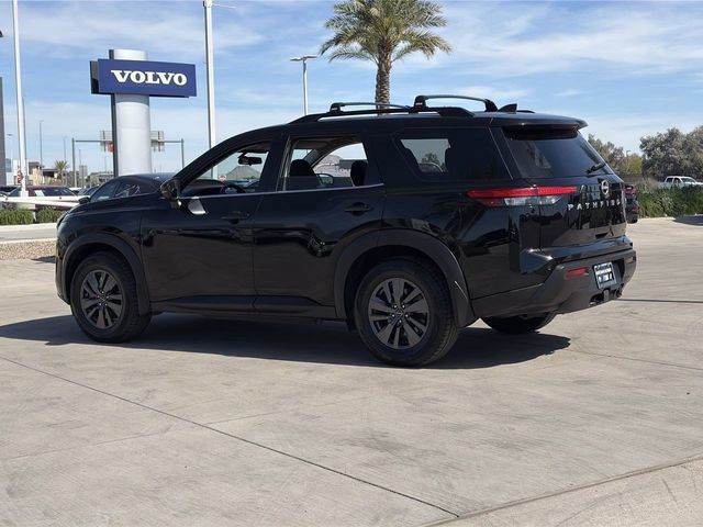 Used 2022 Nissan Pathfinder SV w/ SV Premium Package image 8