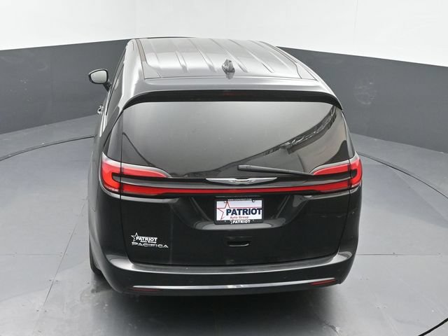 Used 2025 Chrysler Pacifica Select FWD image 34
