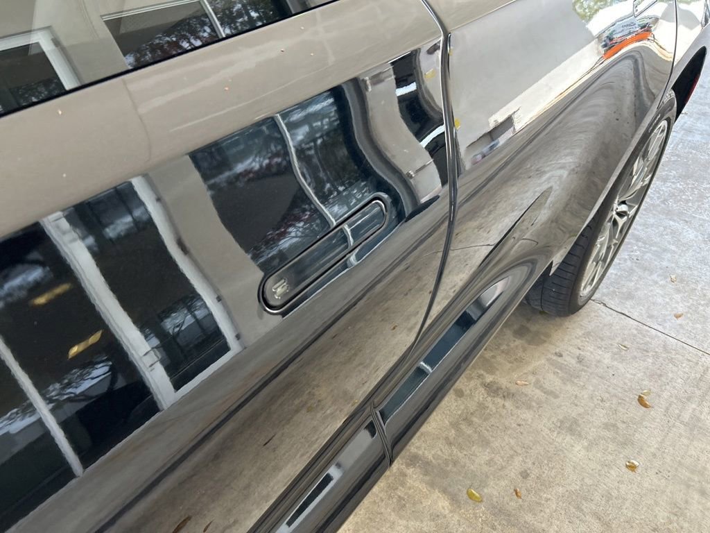 Used 2023 Aston Martin DBX image 17