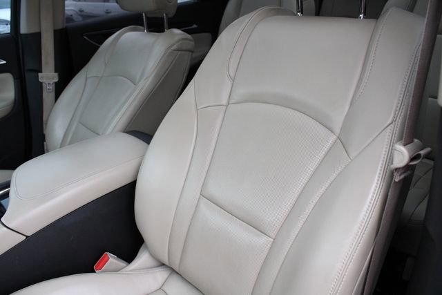 Used 2018 Buick Enclave Premium w/ Trailering Package AWD/4WD image 6