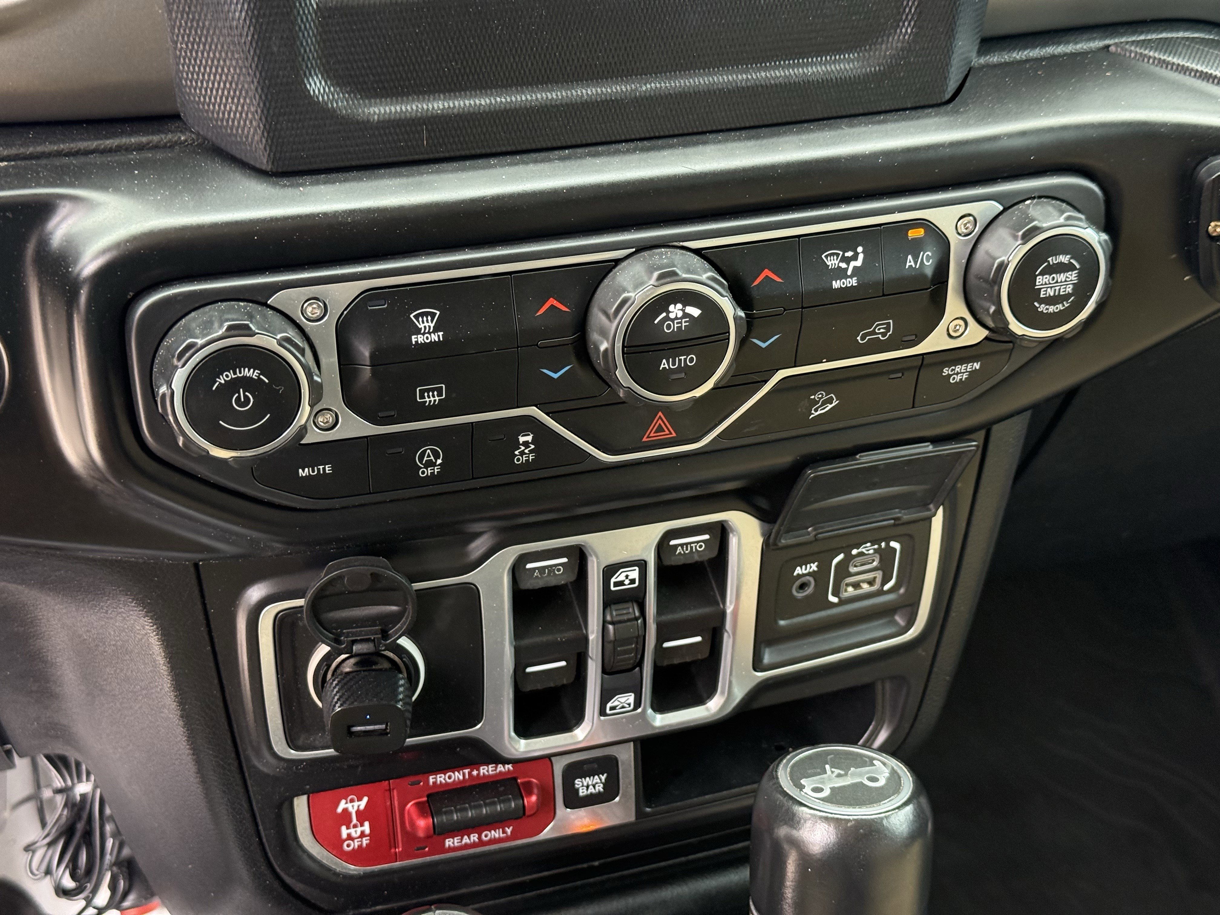 Used 2018 Jeep Wrangler Unlimited Rubicon AWD/4WD image 23