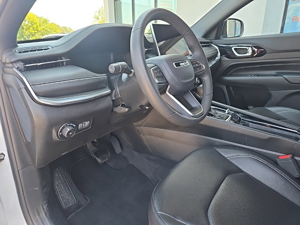 Used 2024 Jeep Compass Limited w/ High Altitude Package AWD/4WD image 37